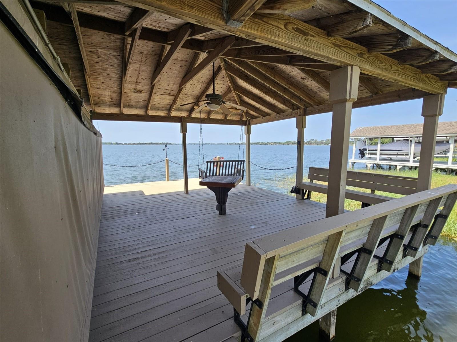 2037 LAKESHORE DR, MOUNT DORA, FL, 32757