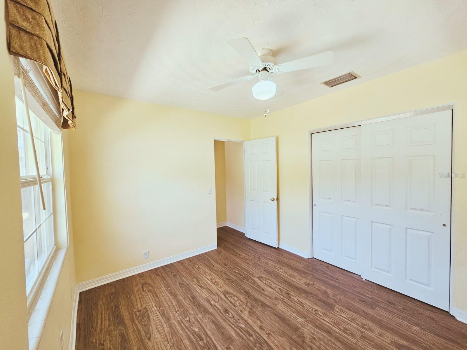 2037 LAKESHORE DR, MOUNT DORA, FL, 32757