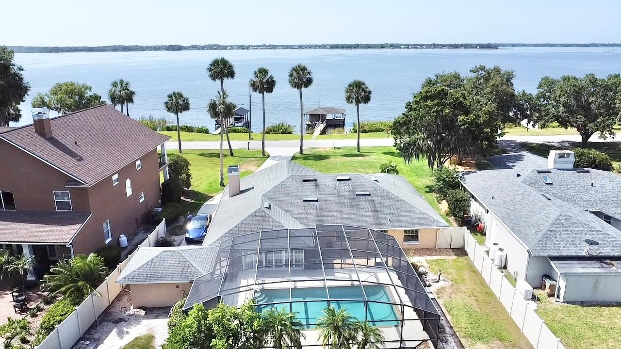 2037 LAKESHORE DR, MOUNT DORA, FL, 32757