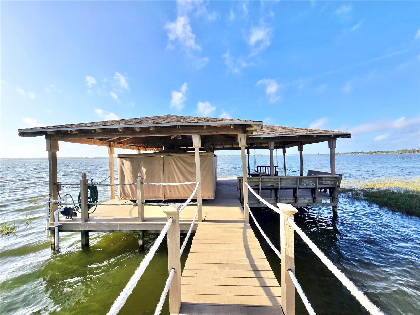 2037 LAKESHORE DR, MOUNT DORA, FL, 32757