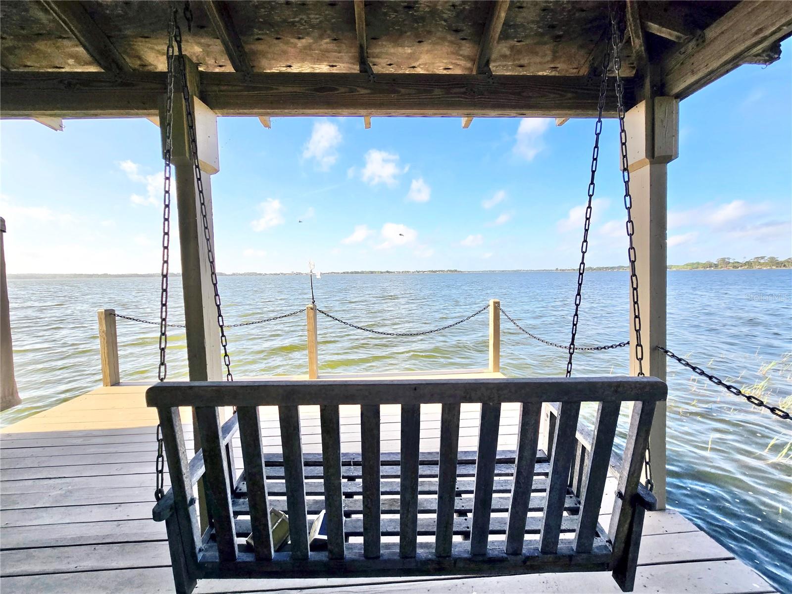 2037 LAKESHORE DR, MOUNT DORA, FL, 32757