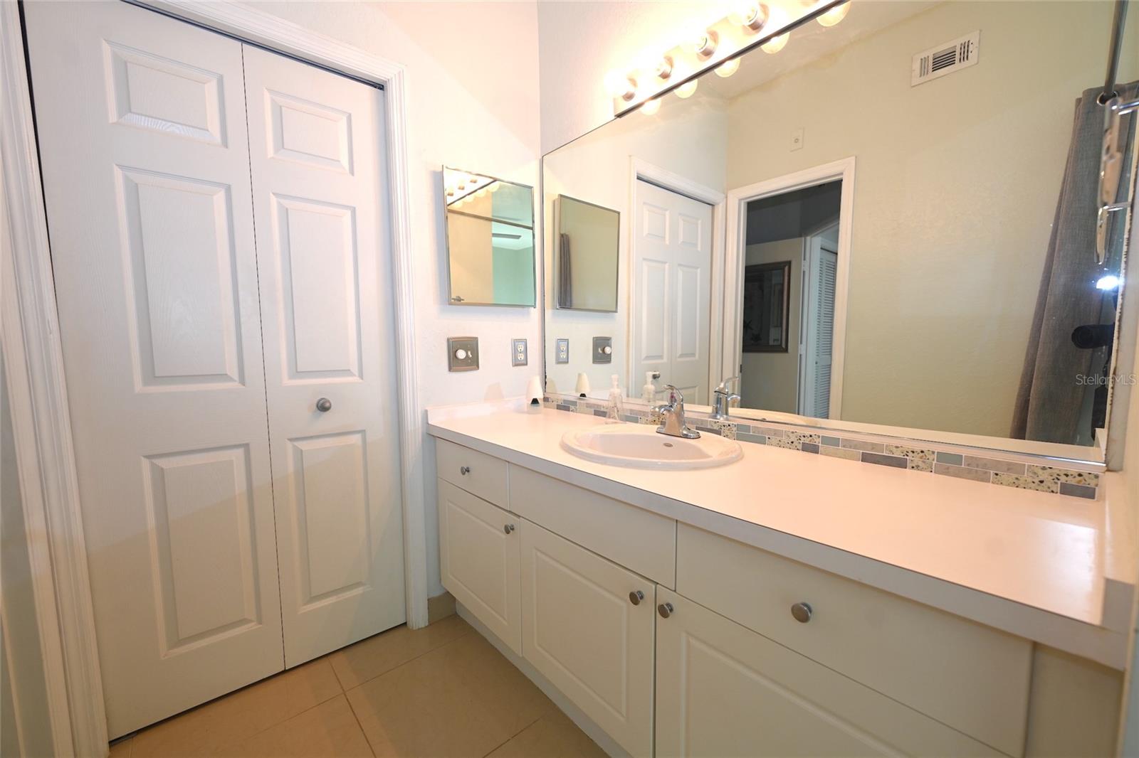 5110 NORTHRIDGE RD #202, SARASOTA, FL, 34238