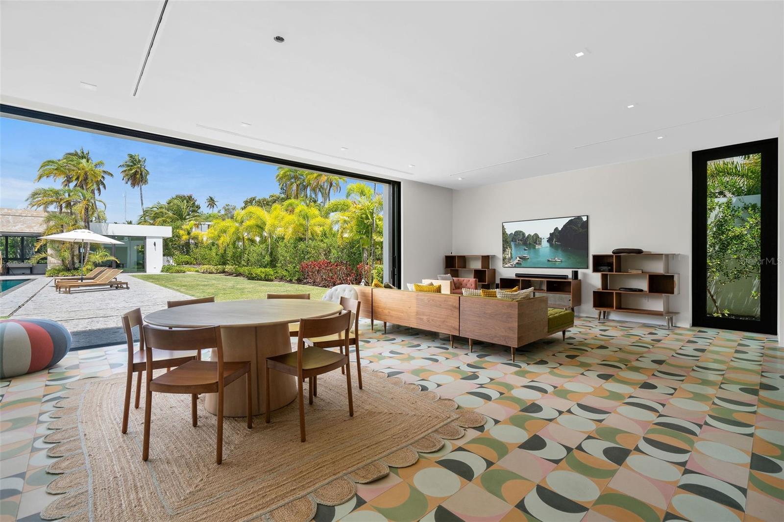 PR9112822 Property Photo