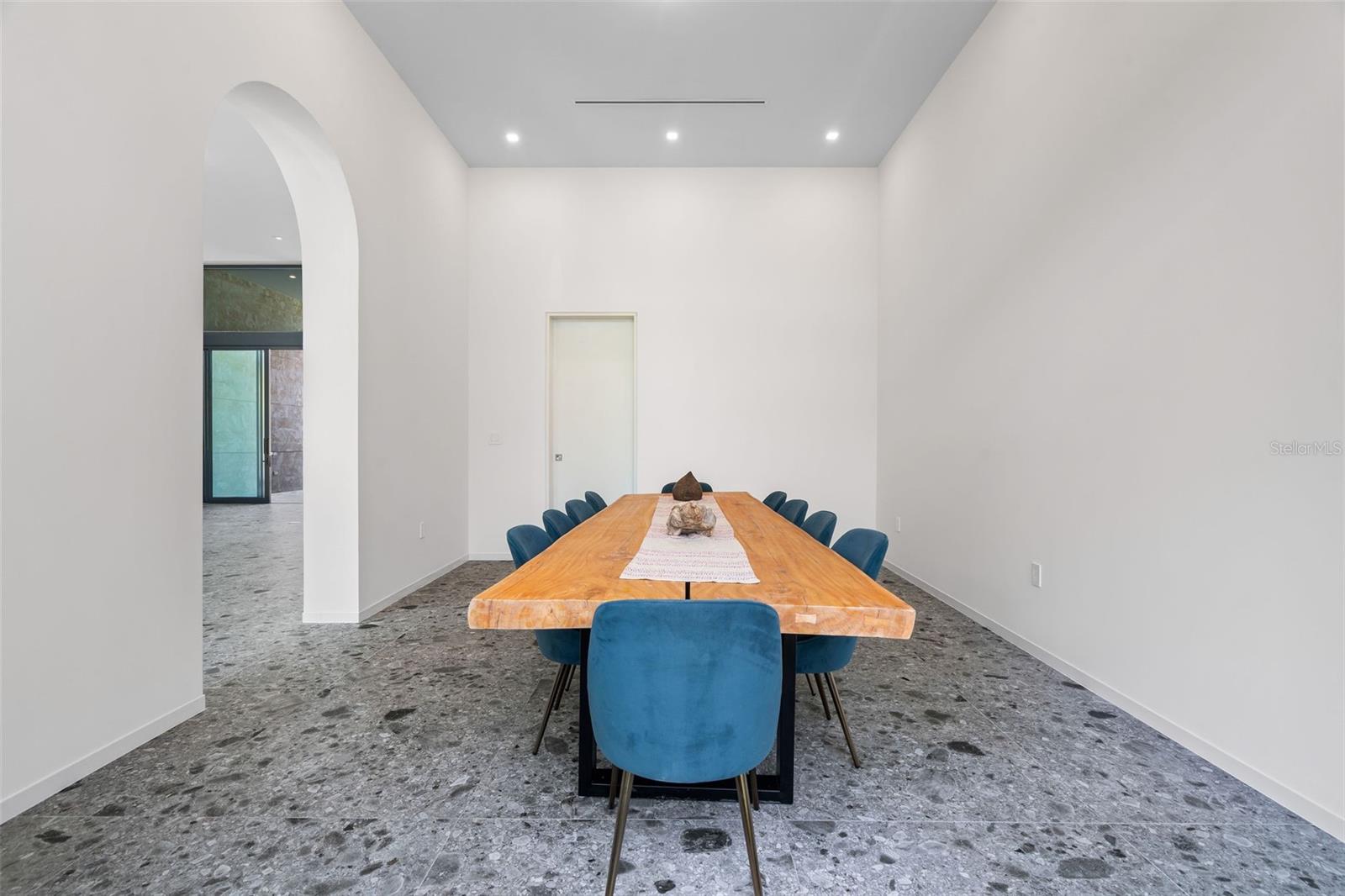 PR9112822 Property Photo