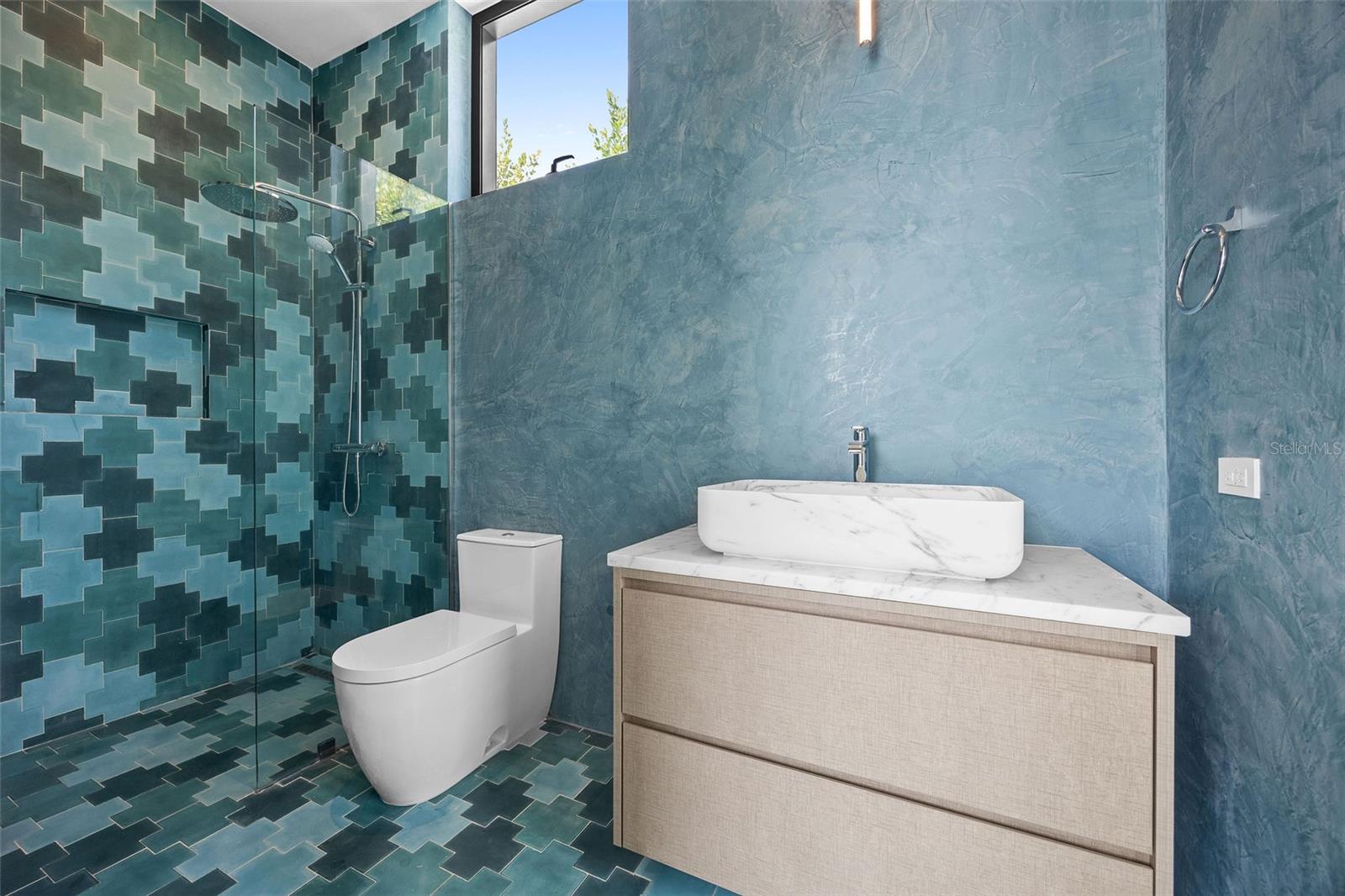 PR9112822 Property Photo