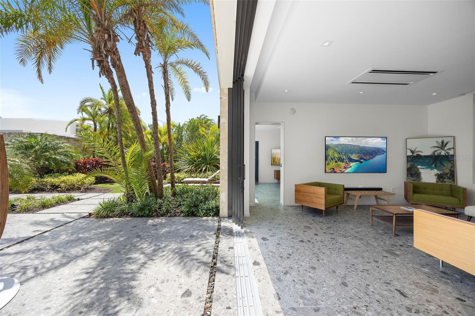 PR9112822 Property Photo