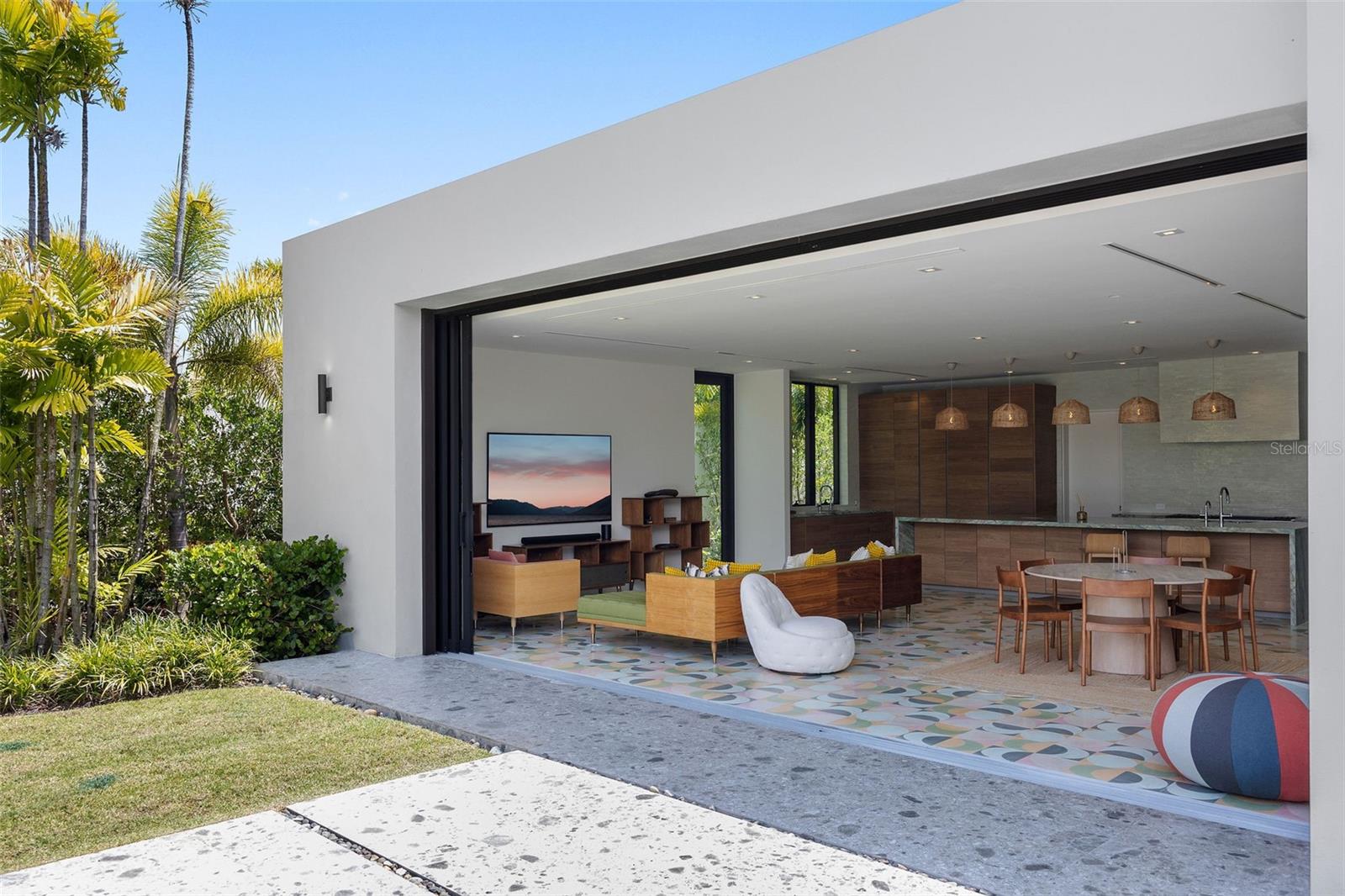 PR9112822 Property Photo