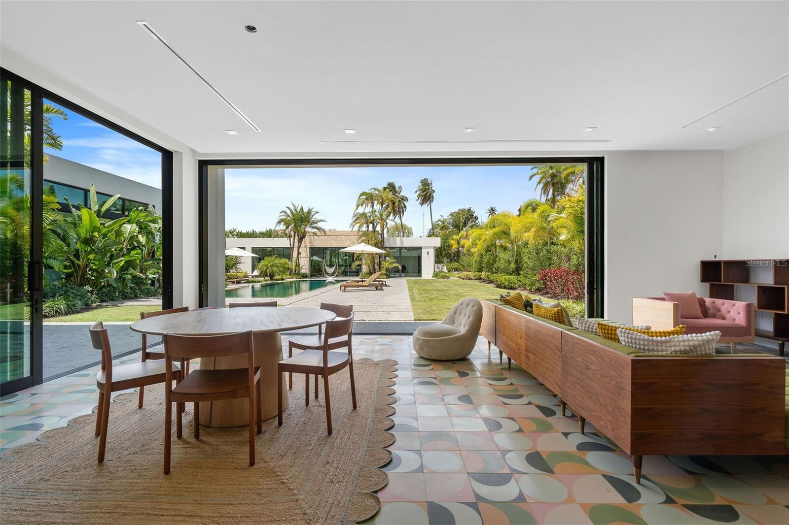 PR9112822 Property Photo