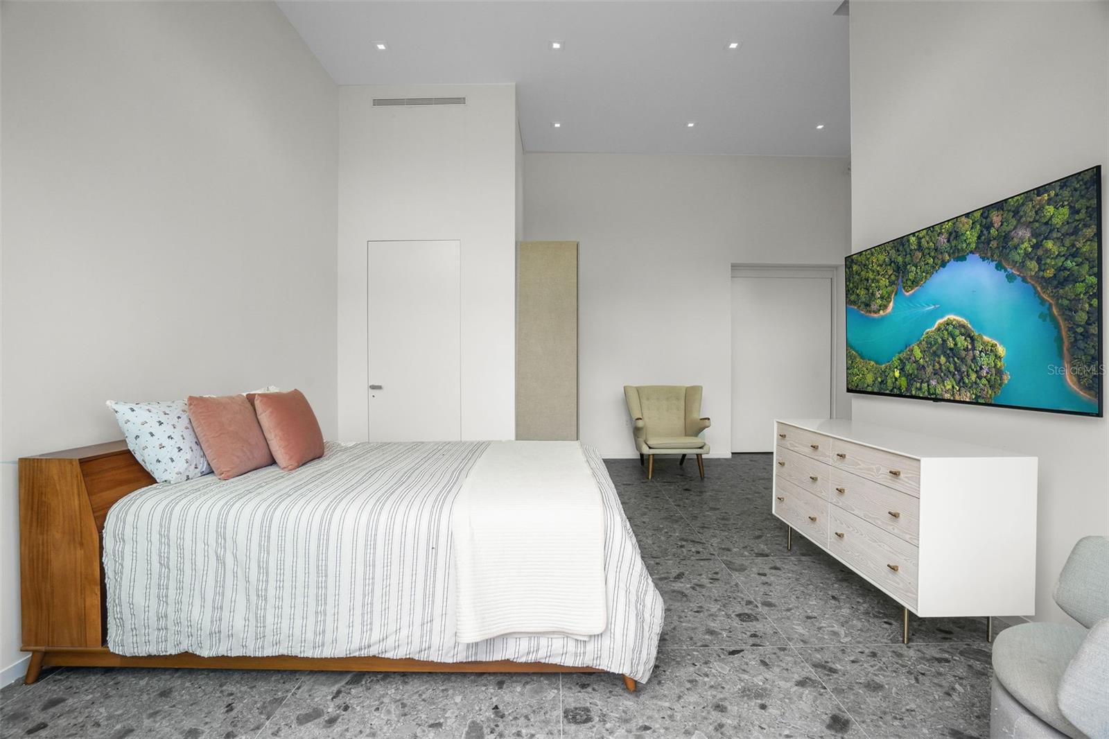 PR9112822 Property Photo