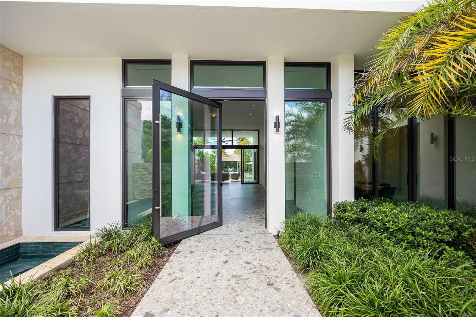 PR9112822 Property Photo