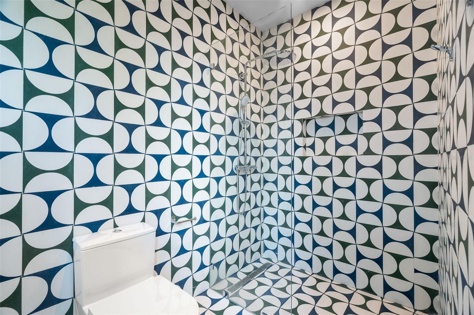 PR9112822 Property Photo