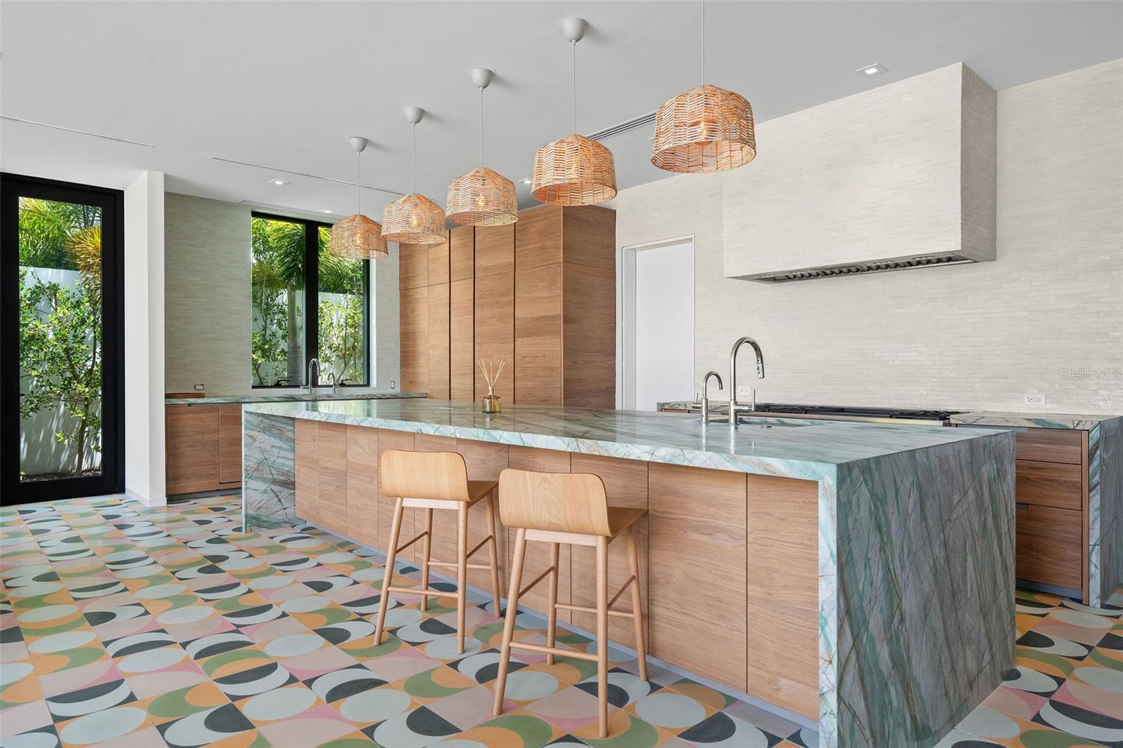 PR9112822 Property Photo