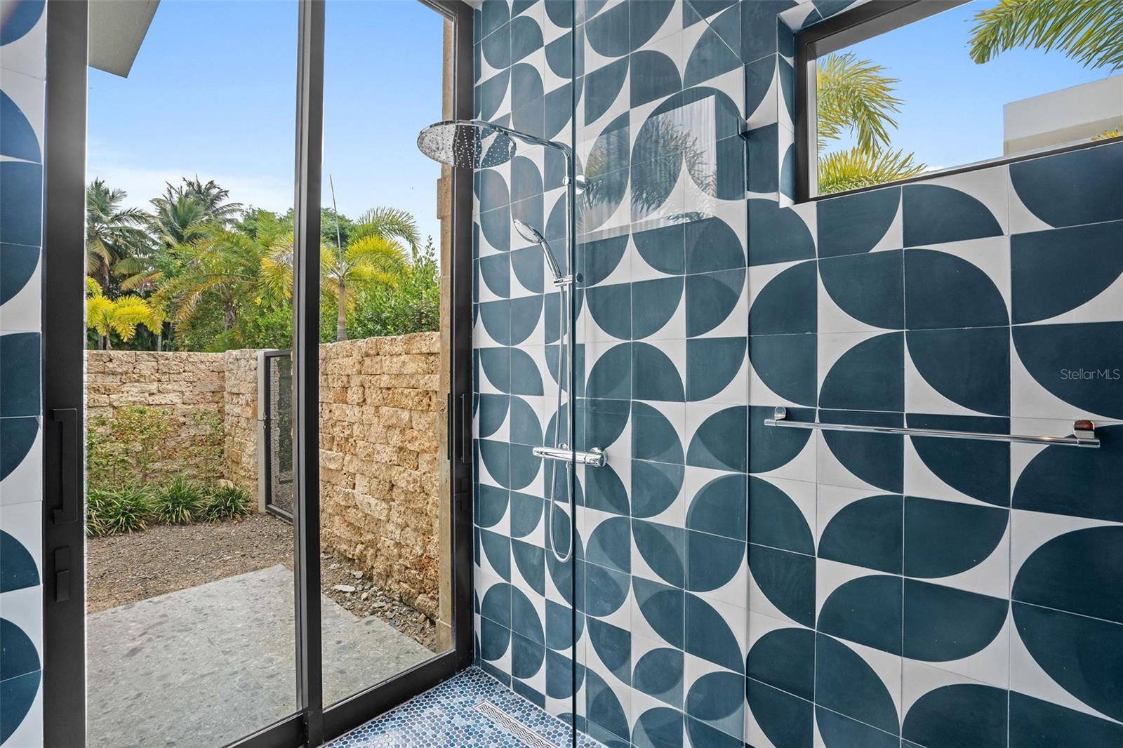 PR9112822 Property Photo