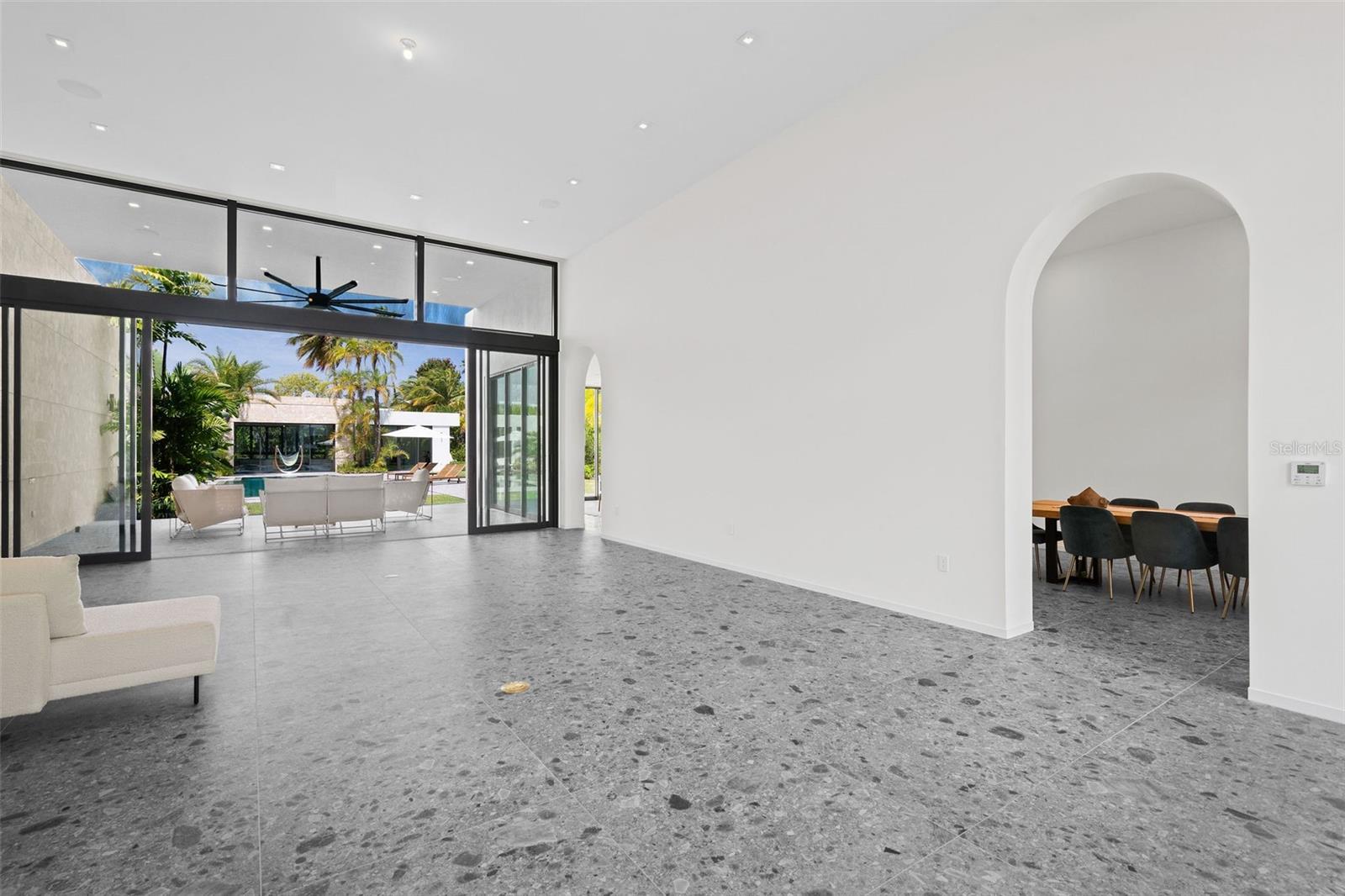 PR9112822 Property Photo