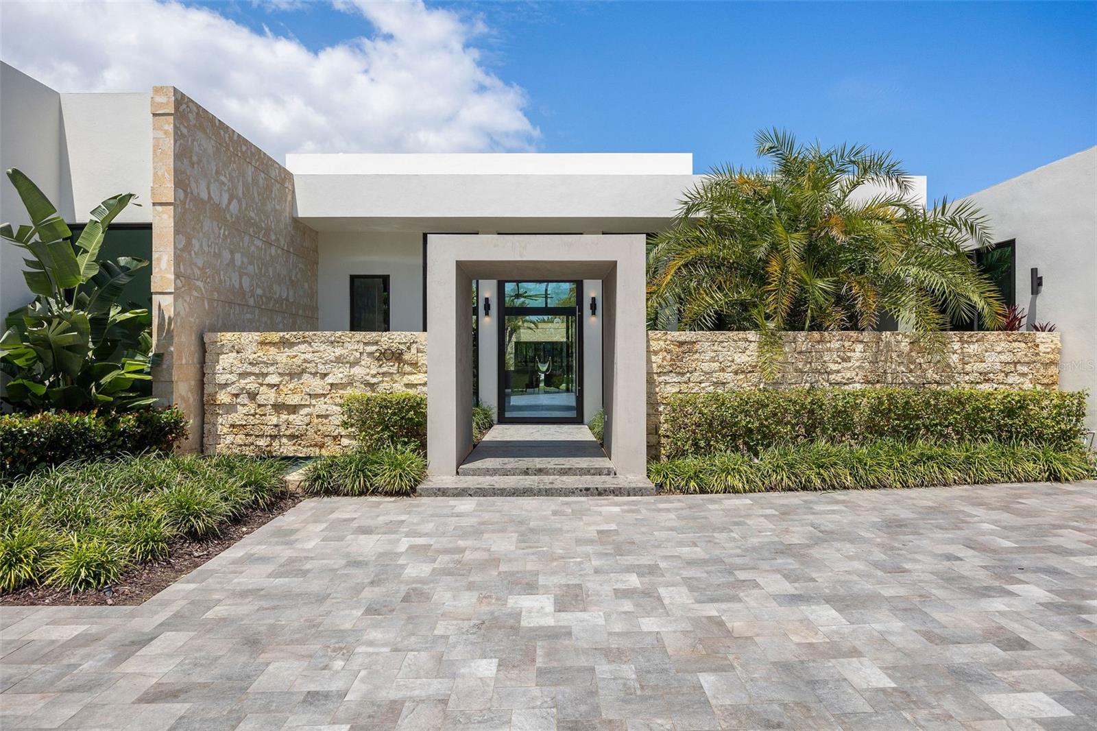 PR9112822 Property Photo