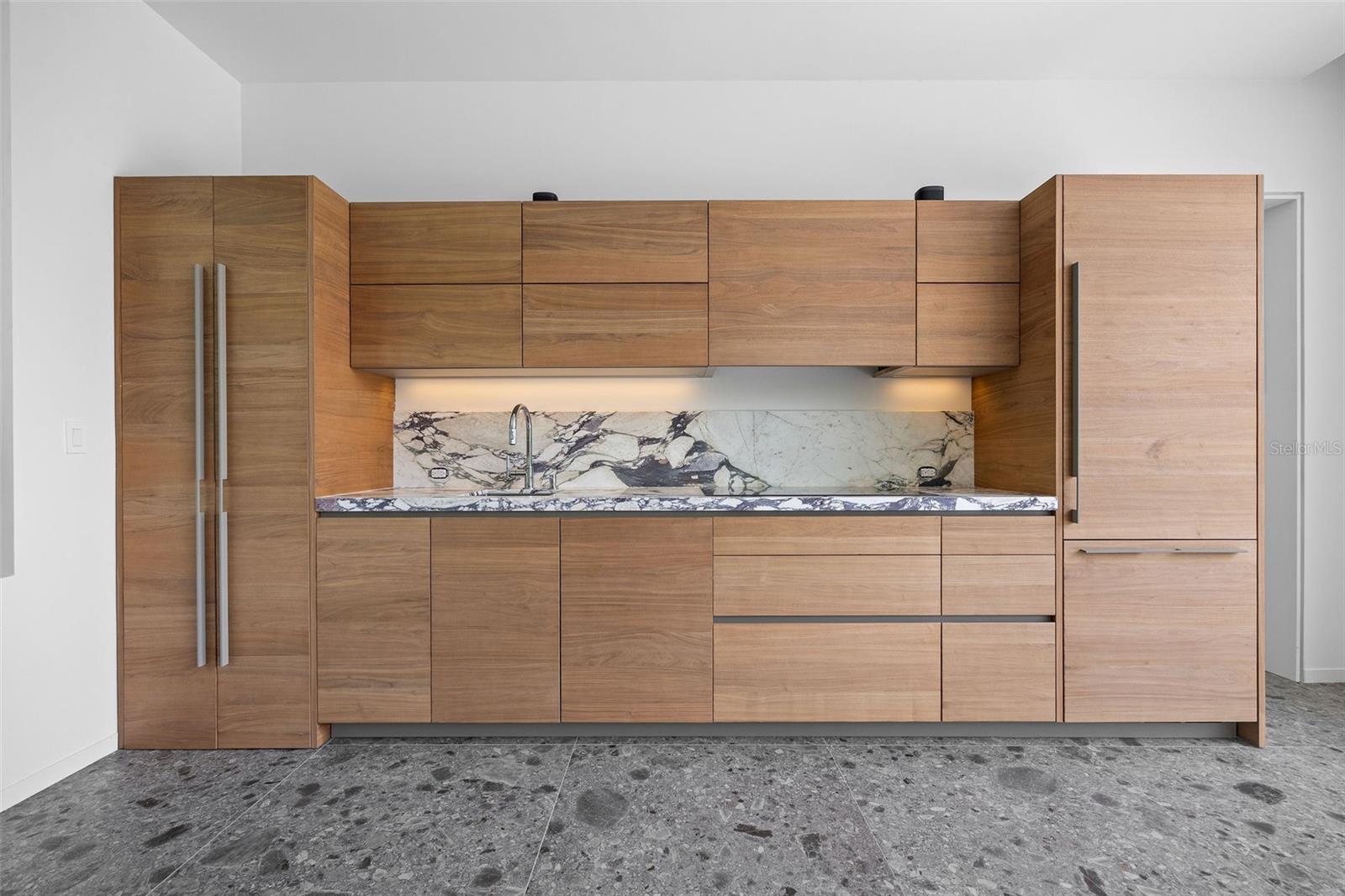 PR9112822 Property Photo