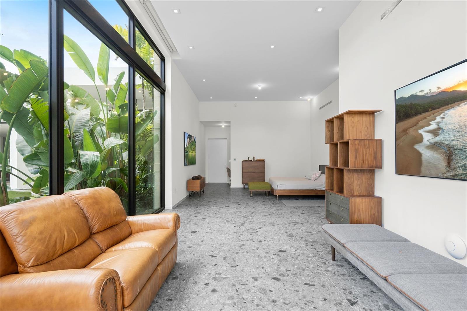 PR9112822 Property Photo