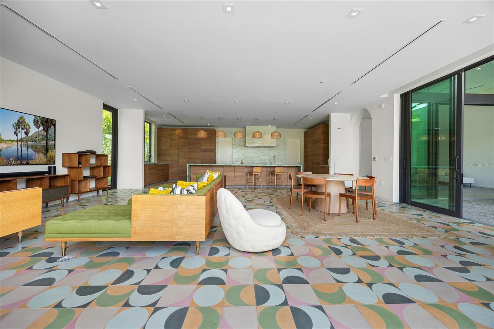 PR9112822 Property Photo