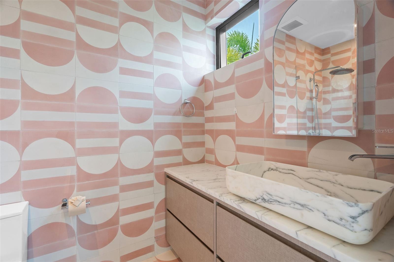 PR9112822 Property Photo