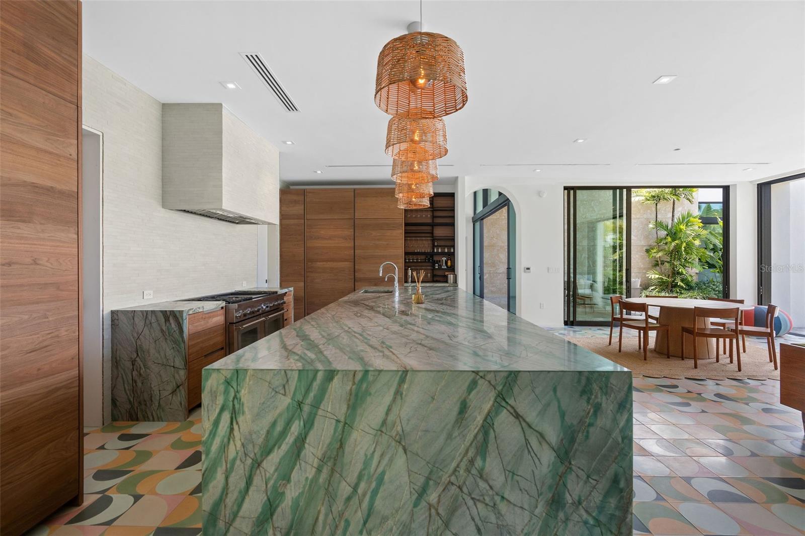 PR9112822 Property Photo