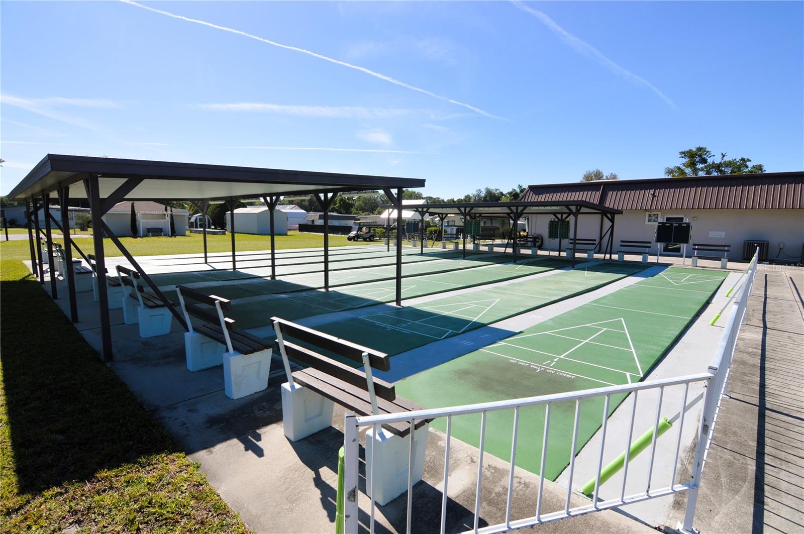 TB8369917 Property Photo