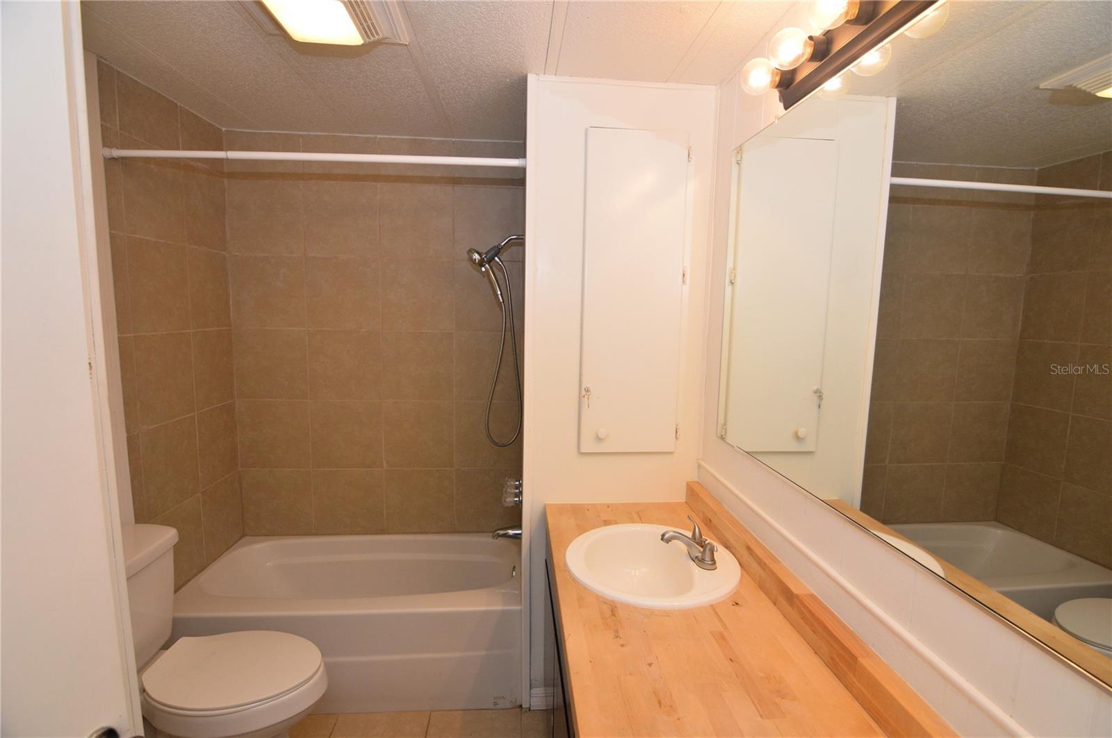 TB8369917 Property Photo