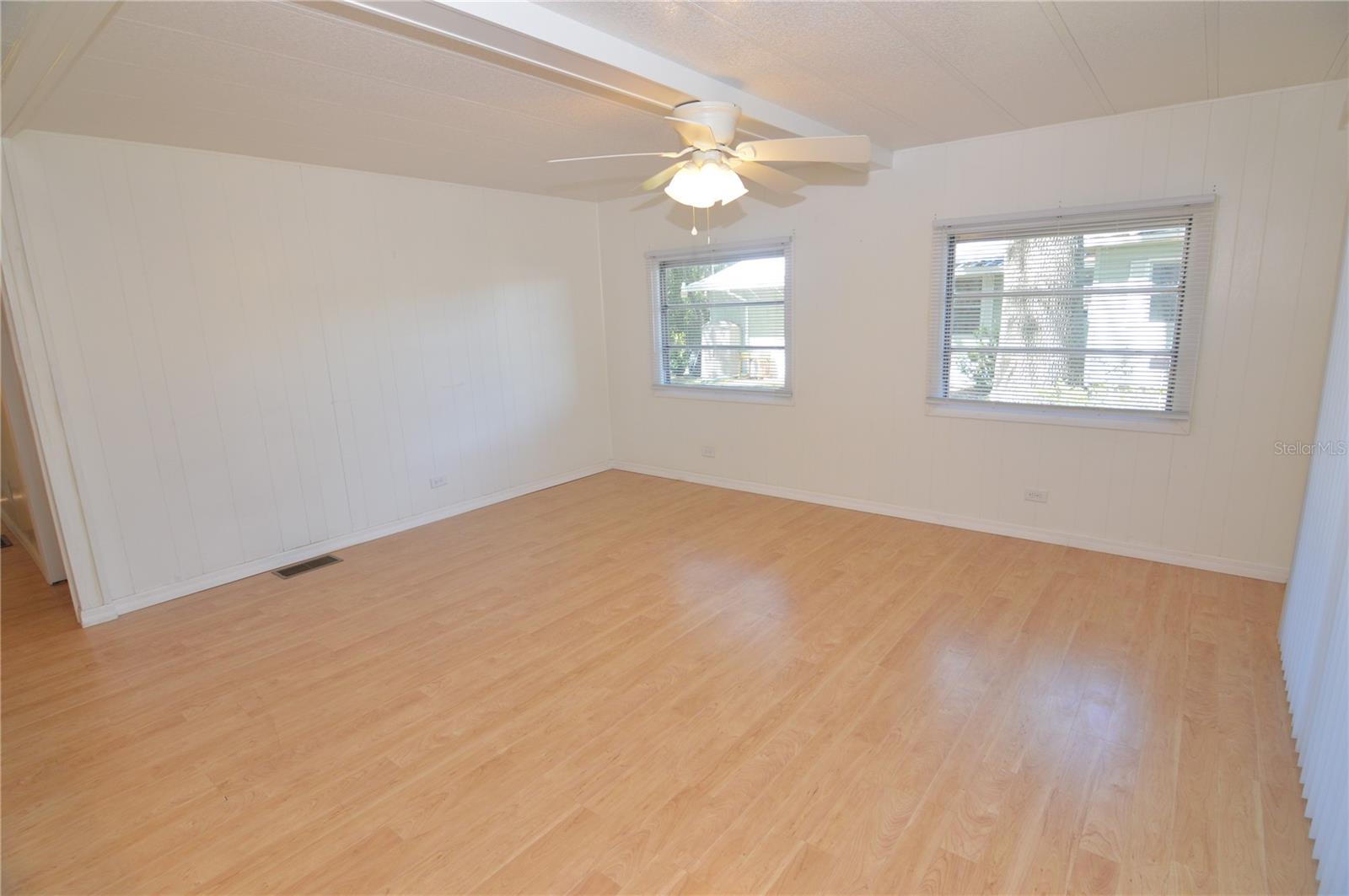 TB8369917 Property Photo