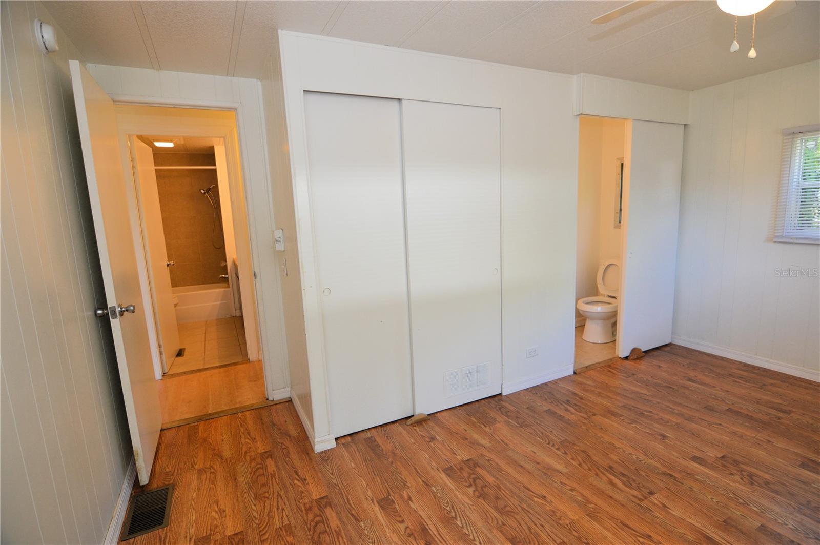 TB8369917 Property Photo