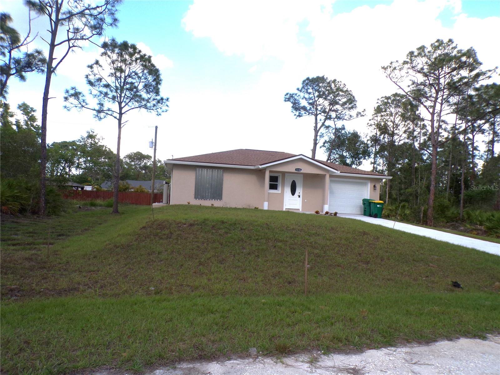 12386 AVIGNON AVE, PUNTA GORDA, FL, 33955