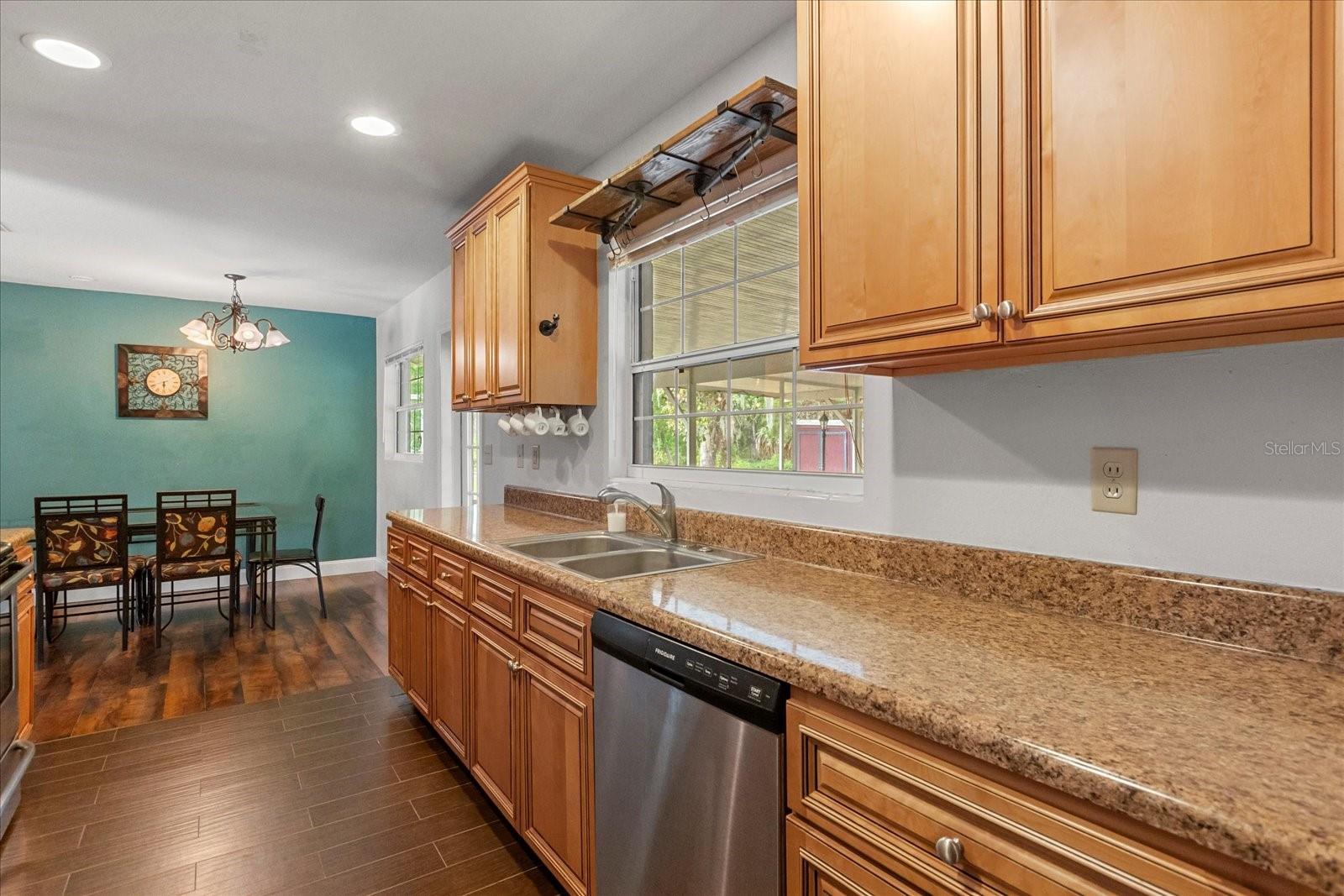 4251 MAGNOLIA AVE, LEESBURG, FL, 34748