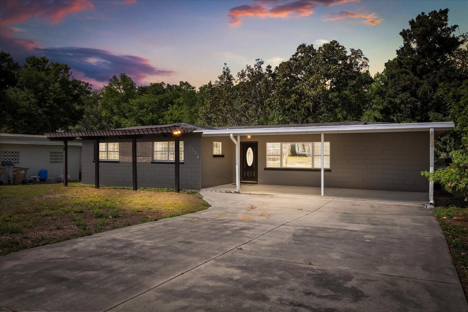 4251 MAGNOLIA AVE, LEESBURG, FL, 34748