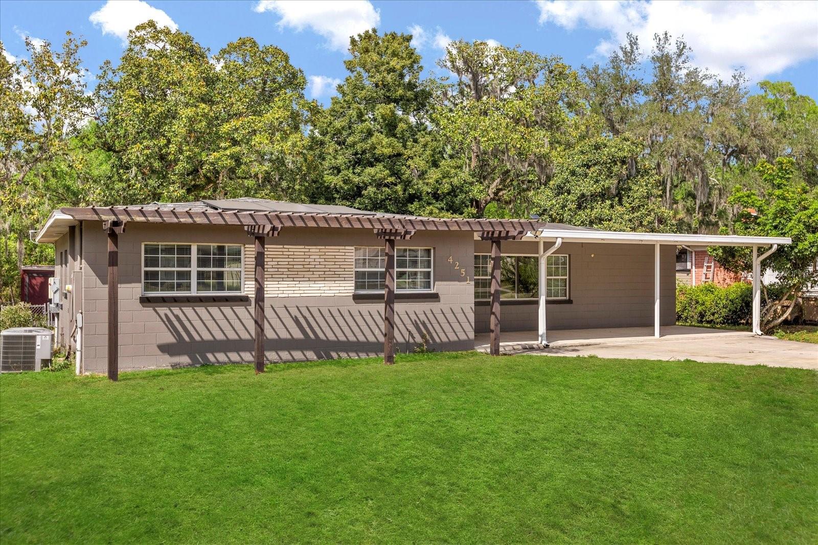 4251 MAGNOLIA AVE, LEESBURG, FL, 34748