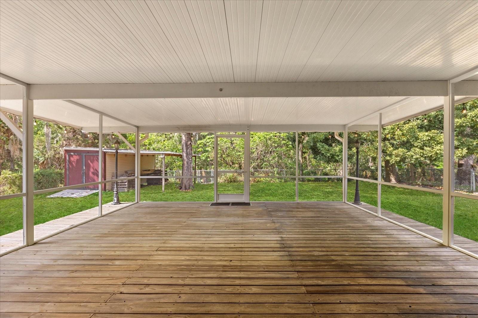 4251 MAGNOLIA AVE, LEESBURG, FL, 34748