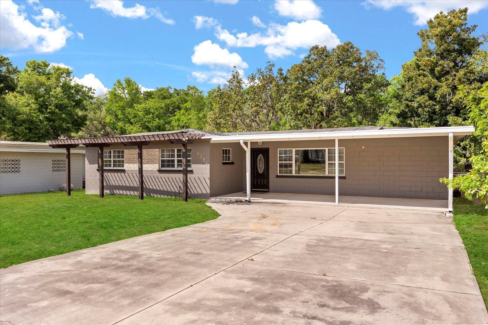 4251 MAGNOLIA AVE, LEESBURG, FL, 34748
