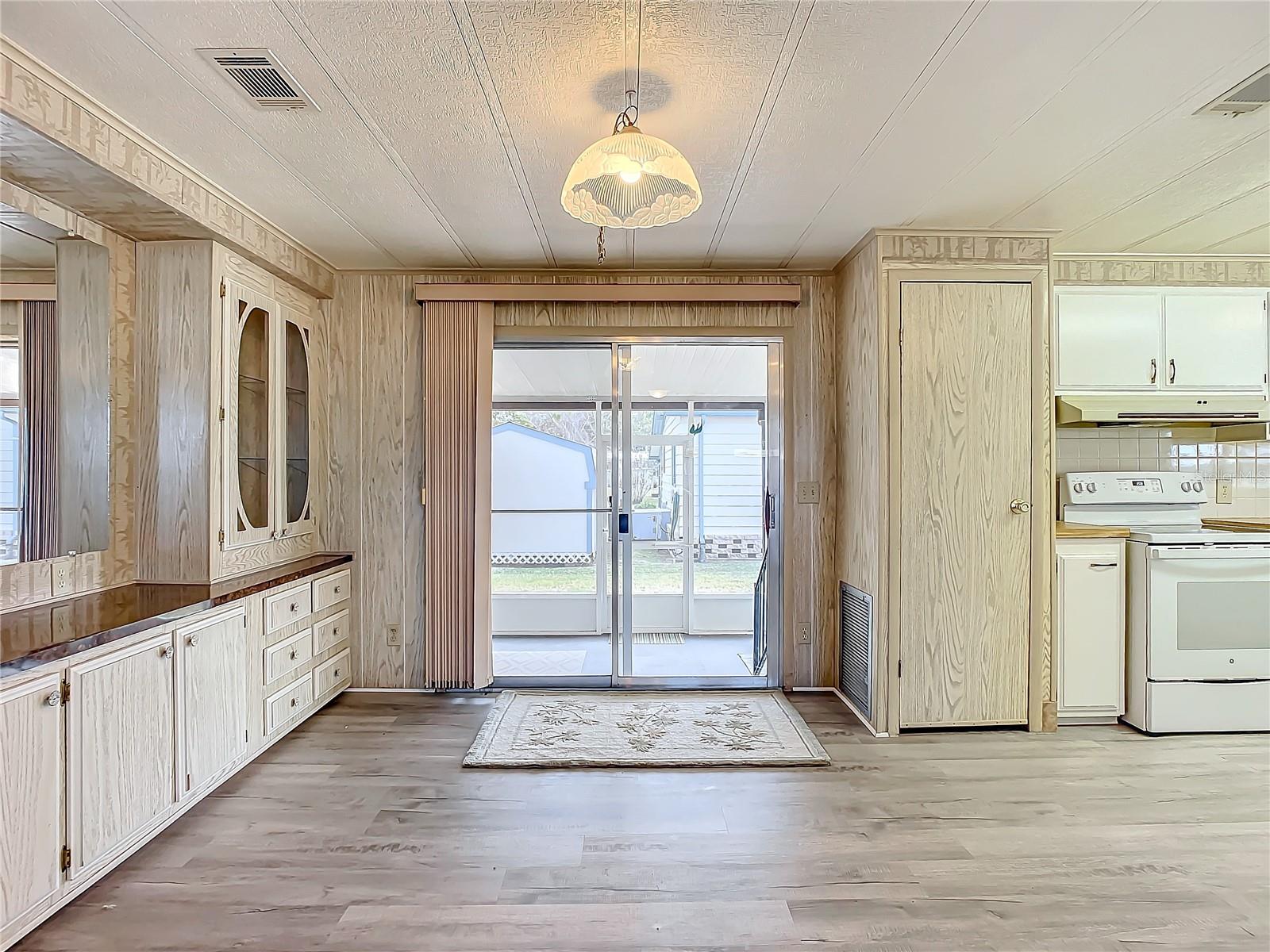 807 SWALLOW LN, OSTEEN, FL, 32764