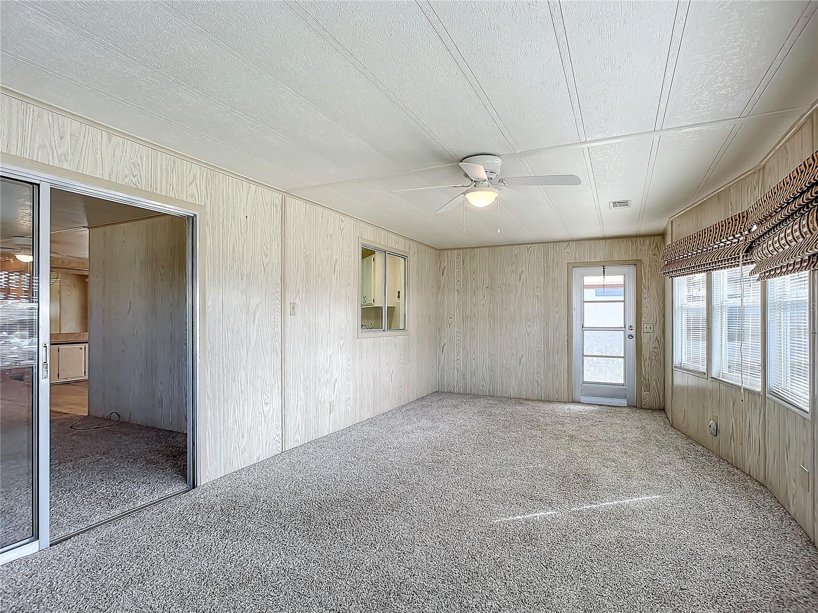 807 SWALLOW LN, OSTEEN, FL, 32764