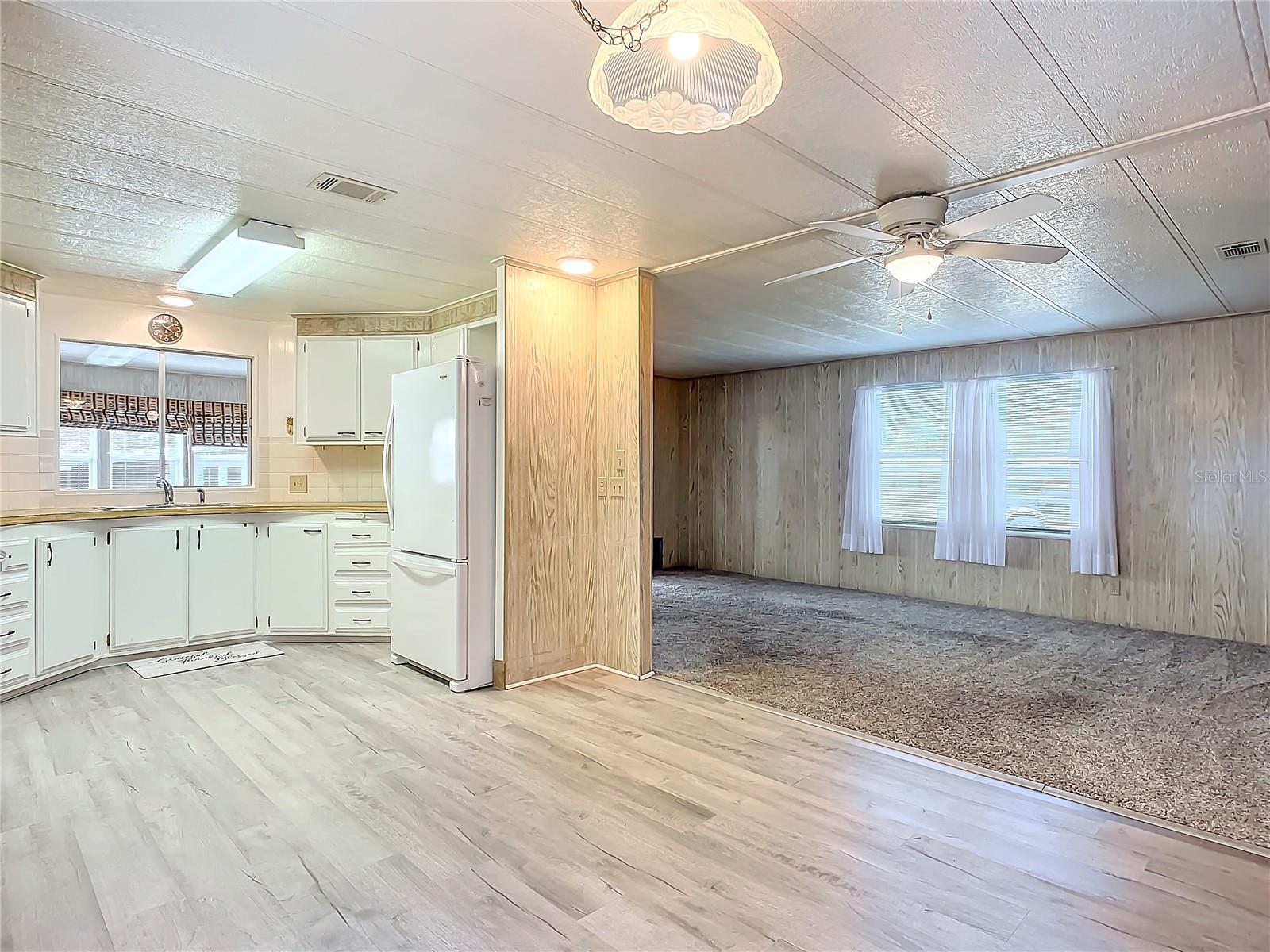 807 SWALLOW LN, OSTEEN, FL, 32764