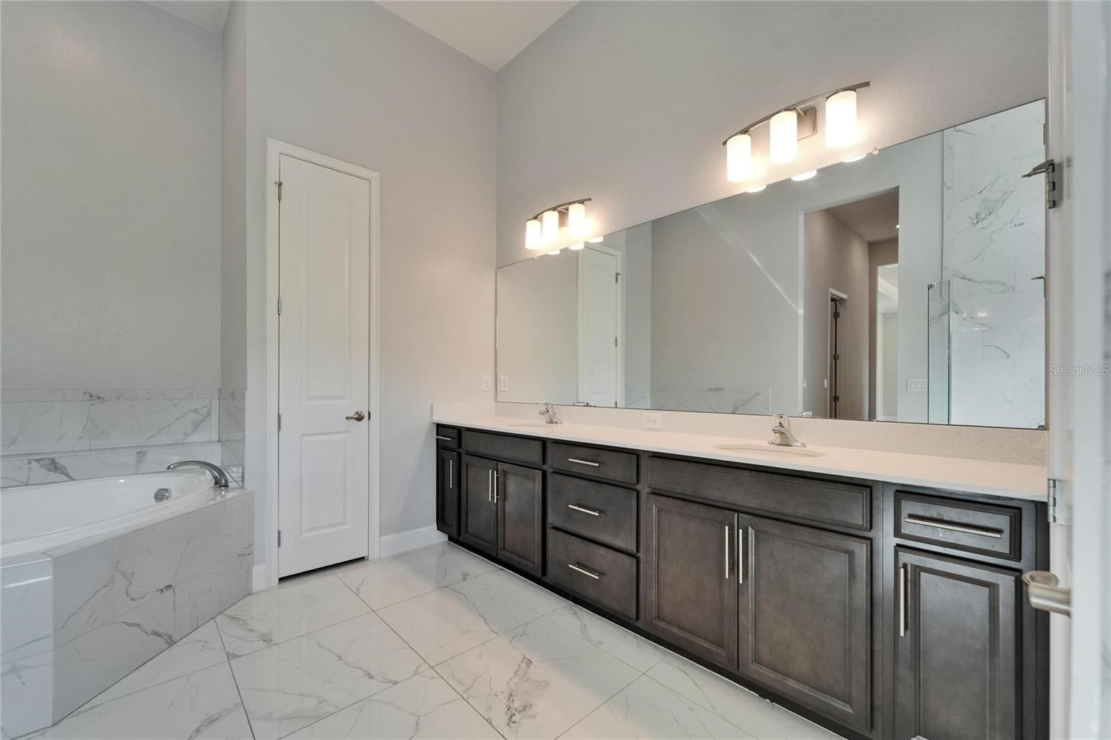 814 MANNS HARBOR DR, APOLLO BEACH, FL, 33572