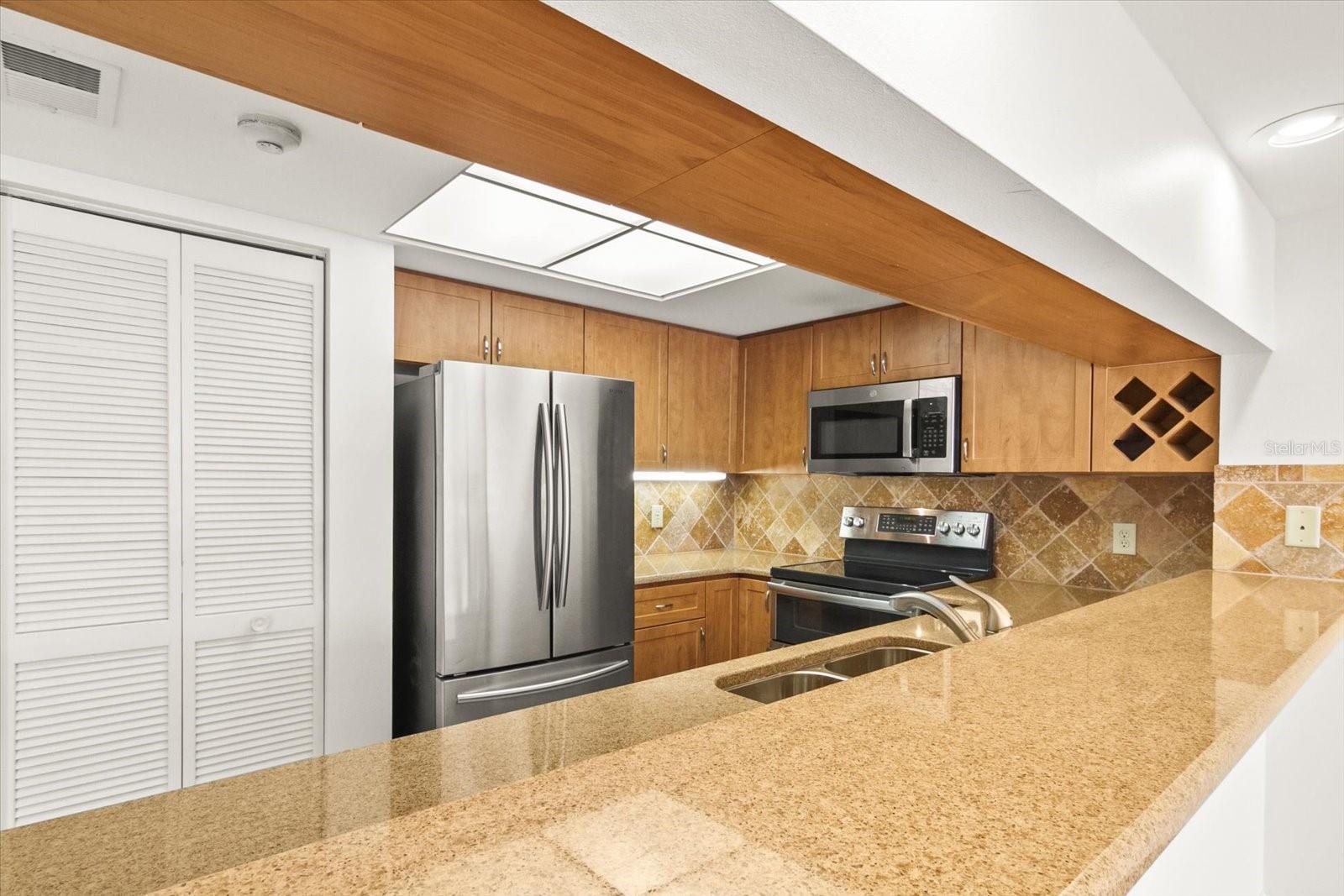 825 S OSPREY AVE #302, SARASOTA, FL, 34236