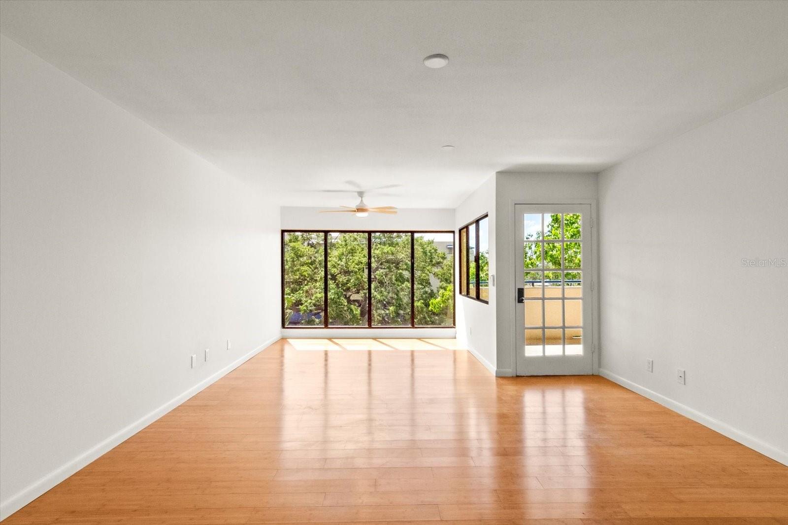 825 S OSPREY AVE #302, SARASOTA, FL, 34236
