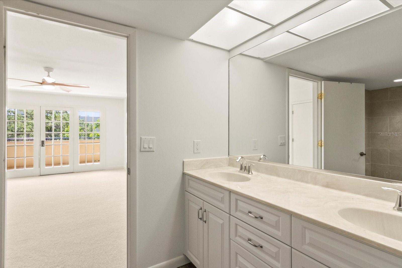 825 S OSPREY AVE #302, SARASOTA, FL, 34236