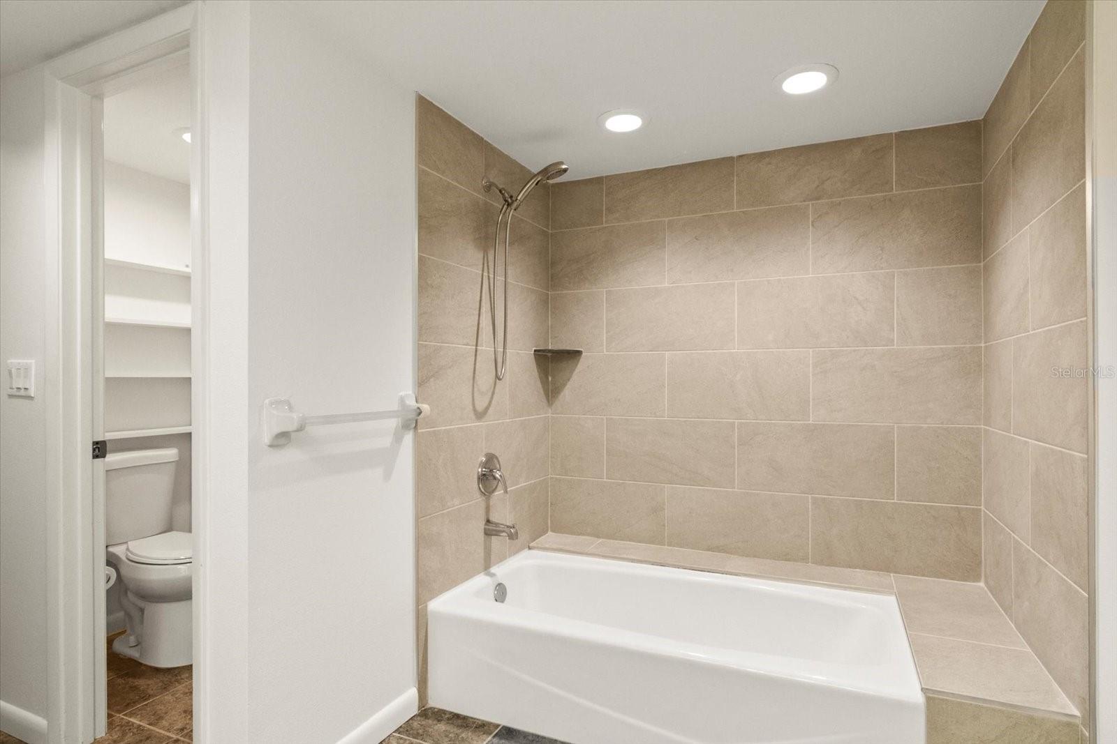 825 S OSPREY AVE #302, SARASOTA, FL, 34236