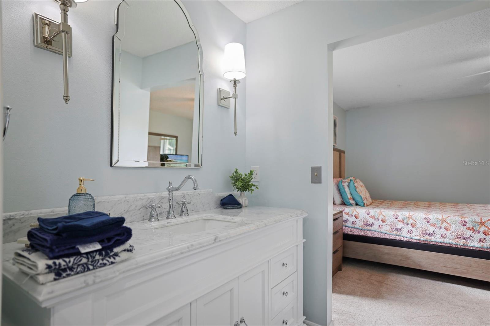 240 PROMENADE DR #104, DUNEDIN, FL, 34698