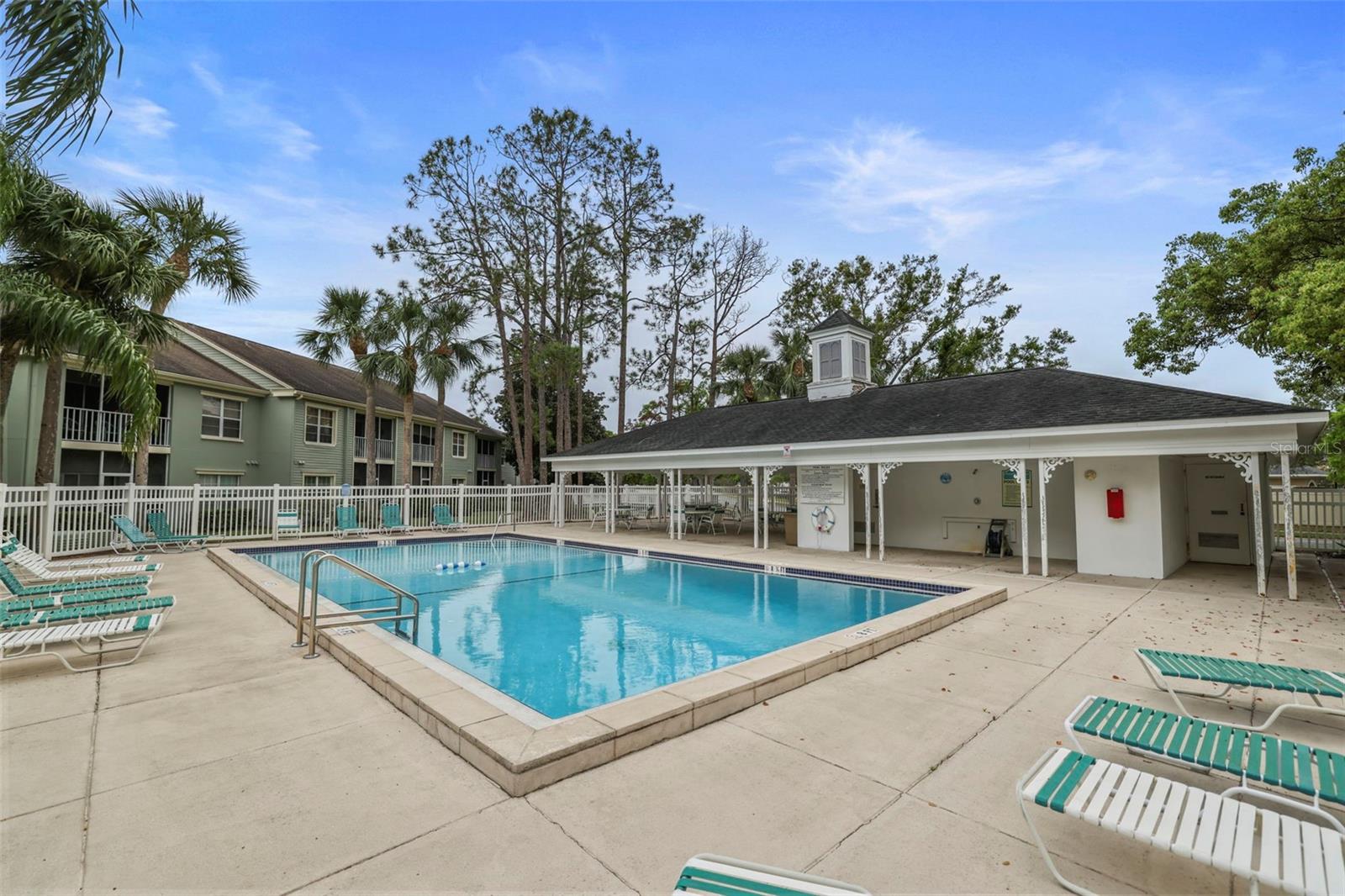 240 PROMENADE DR #104, DUNEDIN, FL, 34698