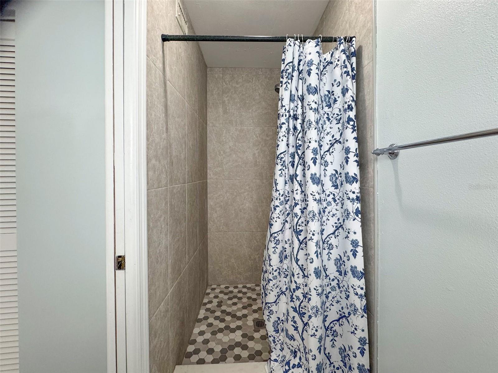 240 PROMENADE DR #104, DUNEDIN, FL, 34698