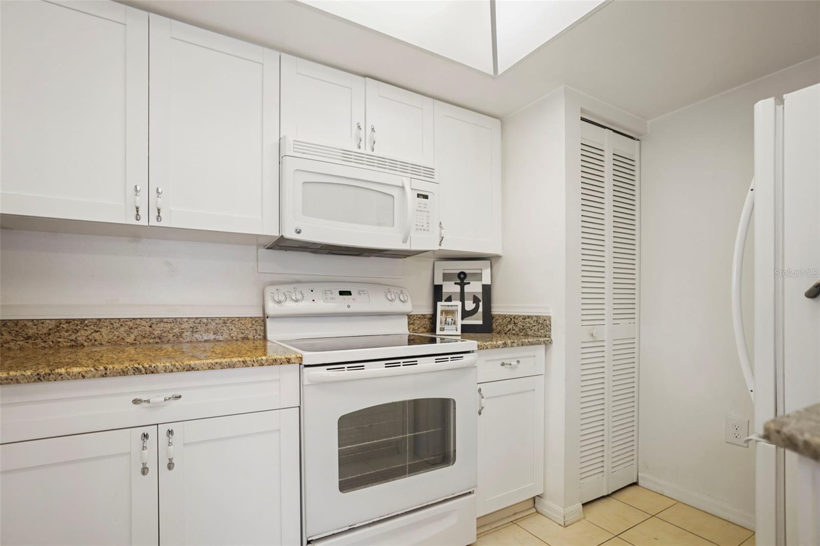 240 PROMENADE DR #104, DUNEDIN, FL, 34698