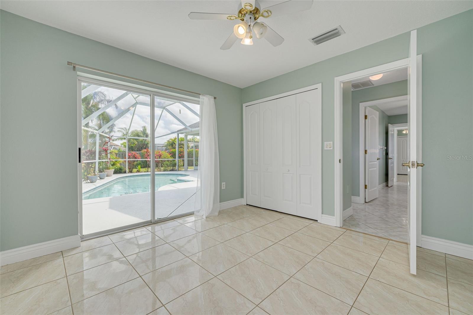 526 VILLAGE DR, TARPON SPRINGS, FL, 34689