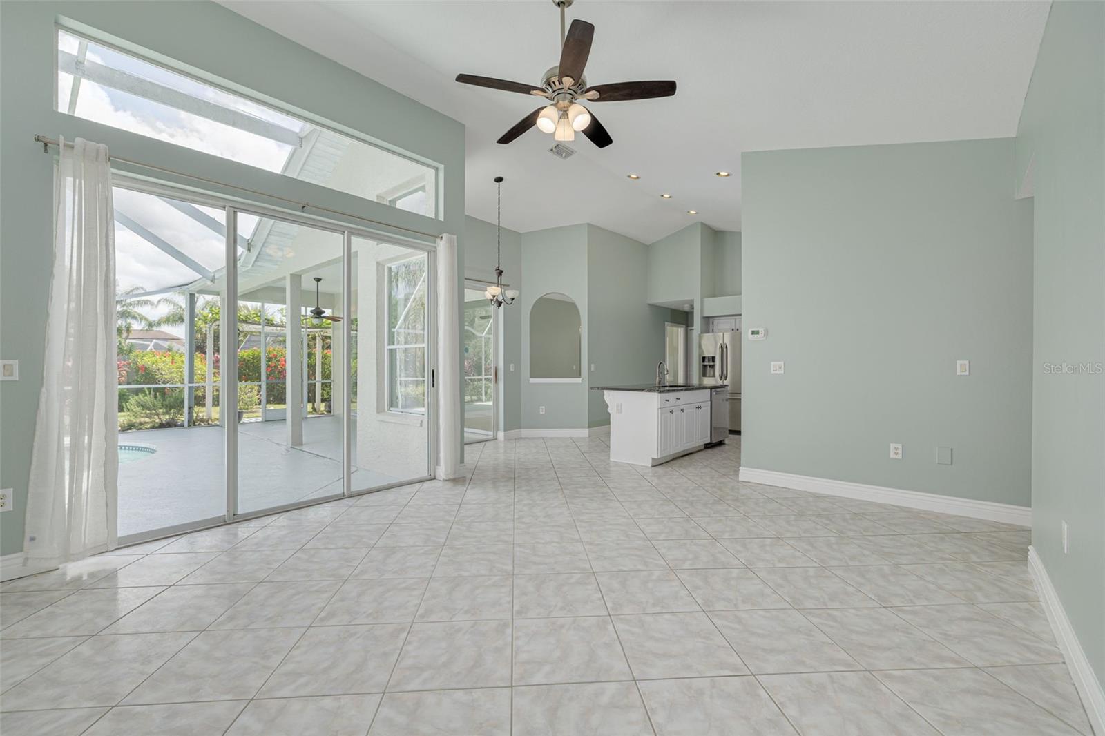 526 VILLAGE DR, TARPON SPRINGS, FL, 34689