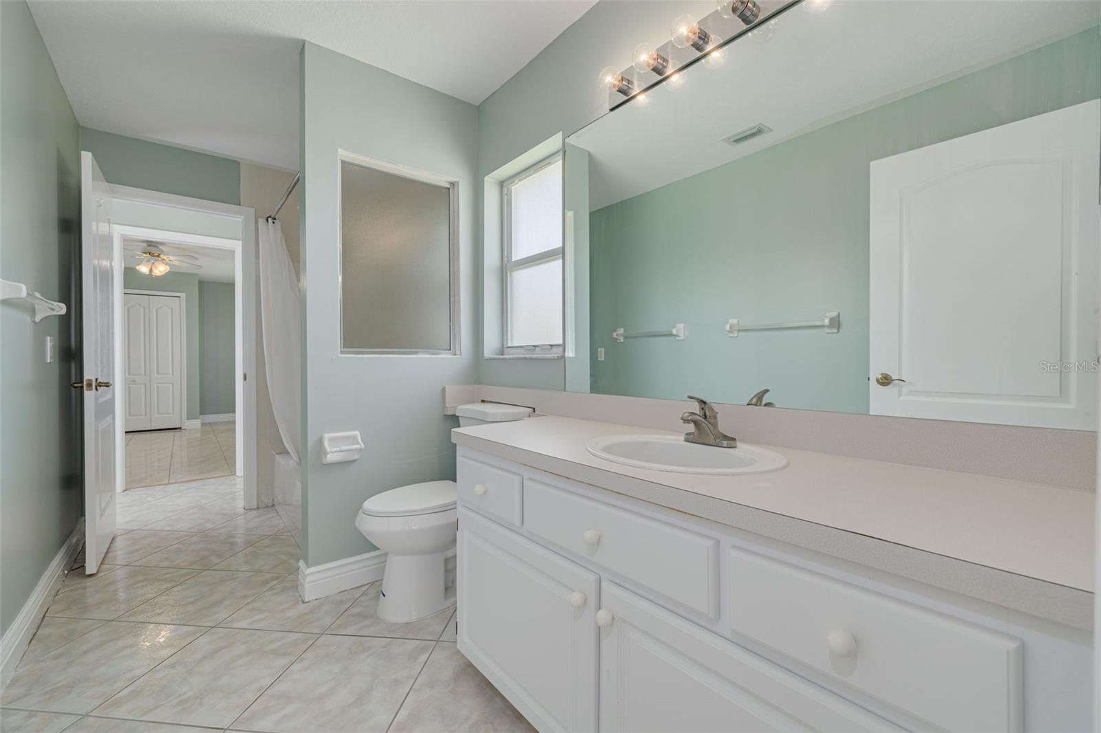 526 VILLAGE DR, TARPON SPRINGS, FL, 34689