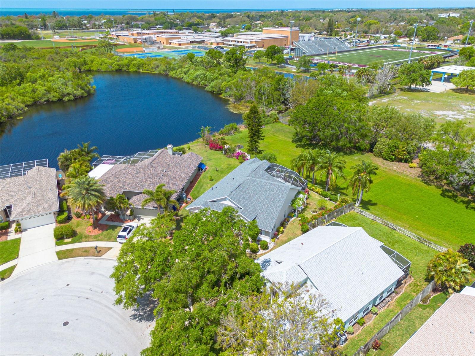 526 VILLAGE DR, TARPON SPRINGS, FL, 34689
